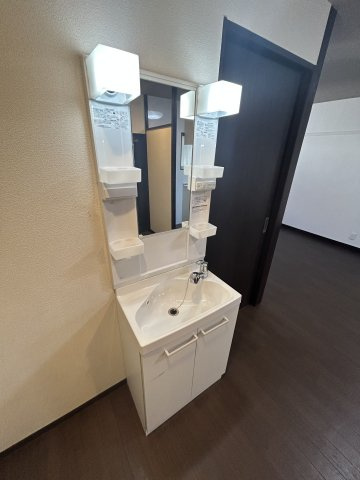 マンションなぎさの独立洗面台