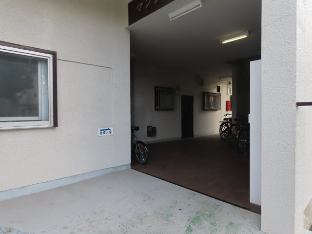 マンションなぎさのエントランス