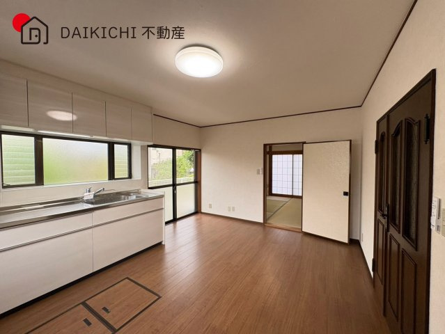 【居間・リビング】 | 毛呂山町西戸　中古戸建