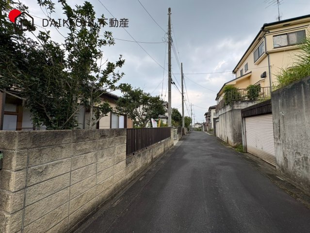 【前面道路含む現地写真】 | 毛呂山町西戸　中古戸建