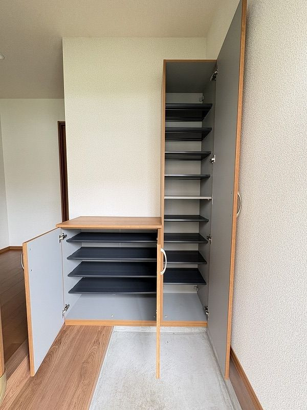 ちとせ荘の収納|玄関収納があるのもうれしいポイントです