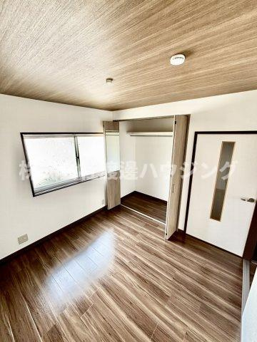 寝屋川市大利元町テラスハウスの寝室