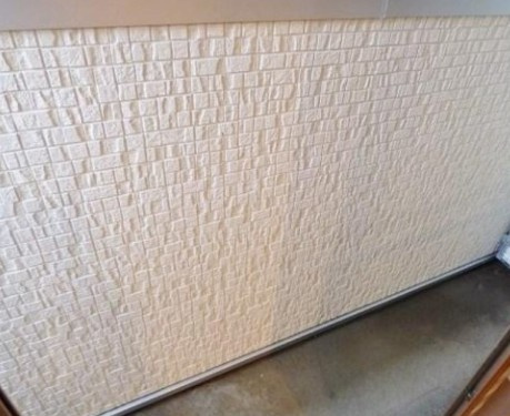 川口市芝２丁目のアパートのバルコニー