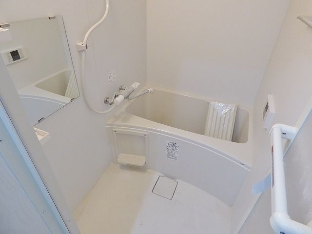 川口市芝２丁目のアパートの浴室