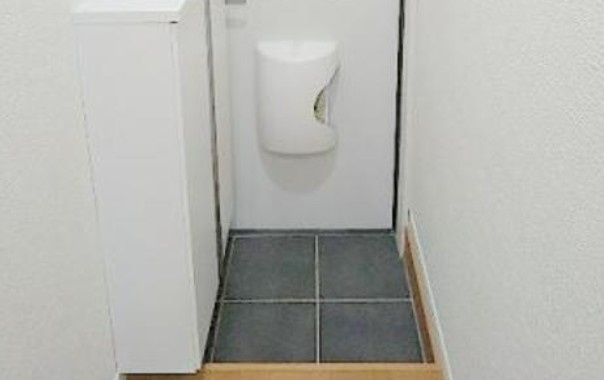 川口市芝２丁目のアパートの玄関
