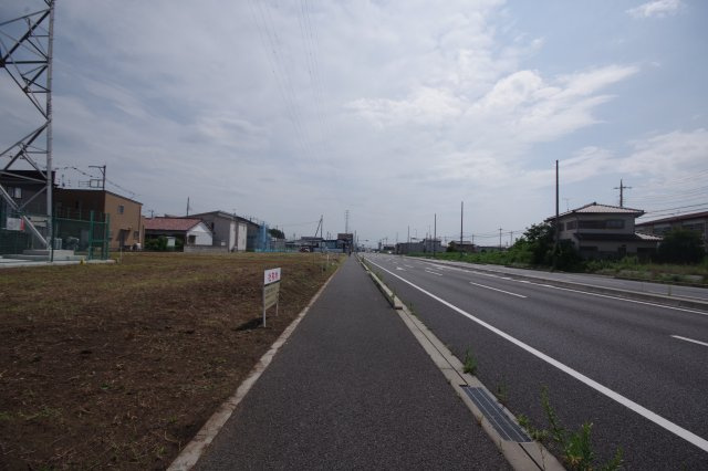 宇都宮市峰町　分譲地　区画B　の前面道路含む現地写真