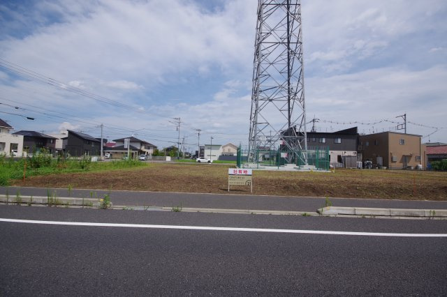 宇都宮市峰町　分譲地　区画B　の前面道路含む現地写真