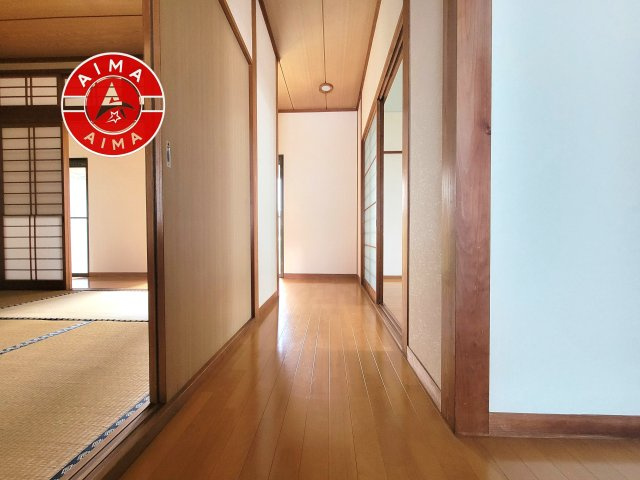 福岡市早良区早良4丁目の内装|家族みんなの安全に配慮された、足元が安定しやすいスマートな動線。