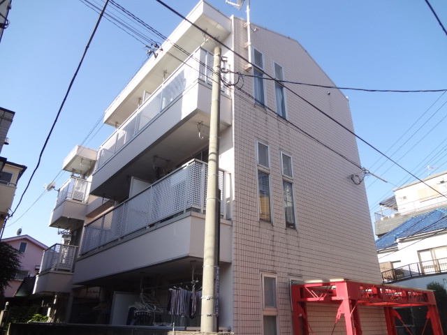 ニューフィールドの外観|ブレーメン通り商店街まで徒歩1分♪
