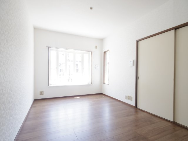 小山クリスタルコーポの居間・リビング