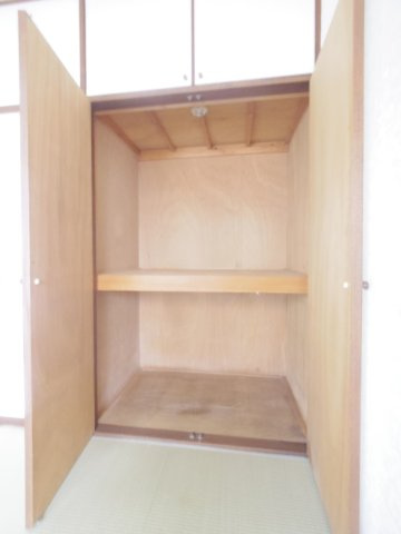 小山クリスタルコーポの収納