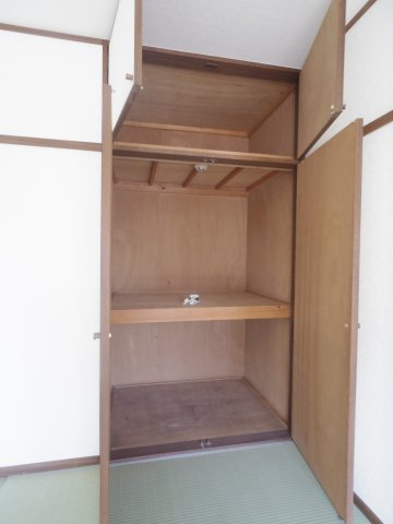 小山クリスタルコーポの収納