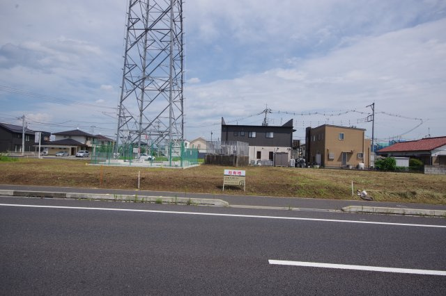 宇都宮市峰町　分譲地　区画Ⓒ　の前面道路含む現地写真