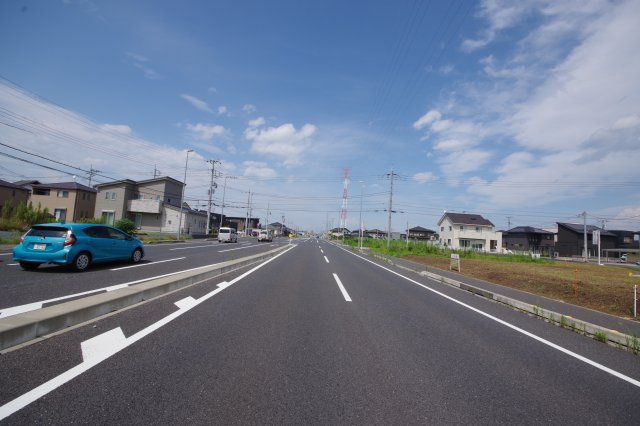 宇都宮市峰町　分譲地　区画Ⓒ　の前面道路含む現地写真|産業通りに接しています