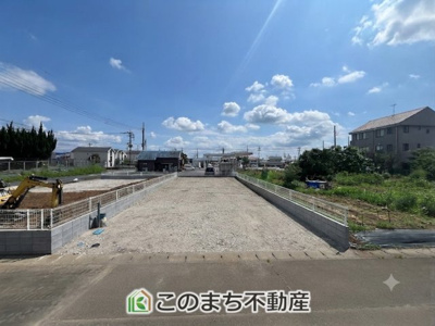 【駐車場】 | LievleGarden.S古河下辺見第7　 | お車を並列で2台駐車可能です(車種によります)。駐車場の横はお庭スペースとしても利用可能。お子様も喜びそう♪
