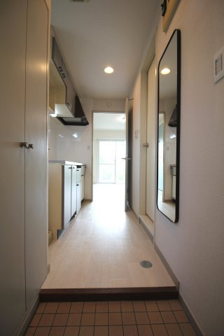 ルース中野の玄関|同物件・別部屋画像【左右反転】