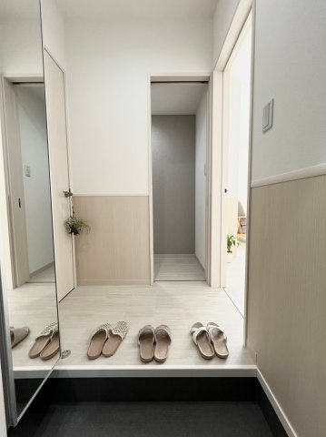 LFB　APARTMENT　神原の玄関