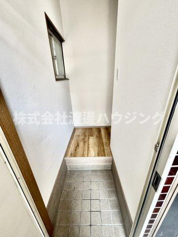 大東市大野1丁目テラスハウスの玄関