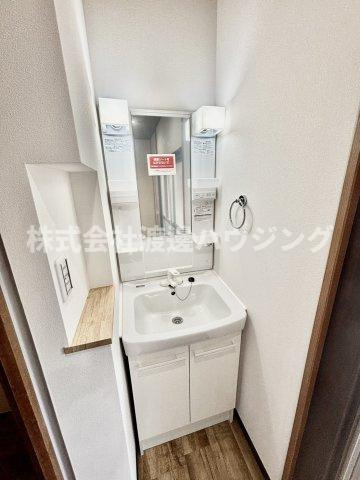 大東市大野1丁目テラスハウスの洗面所