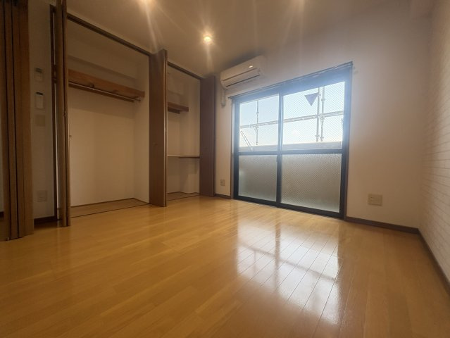 シーナリ江坂の居間・リビング