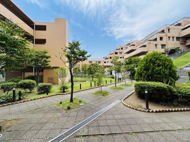 建物名を書く時は覚悟！免許証には書かれない寂しさある分、室内仕様は寂しくない！！MEGAドンキが近いので、冷蔵庫も最悪なくてＯＫじゃん！！な、『東急ドエル・横浜ヒルサイドガーデン２号棟』リフォーム