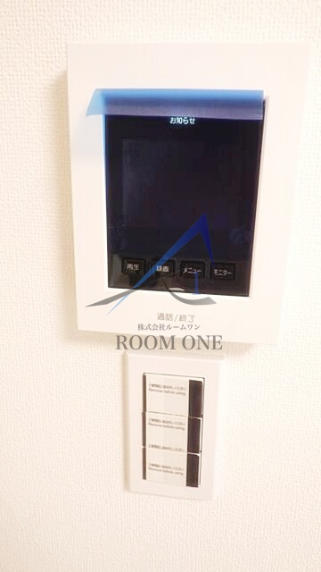 鶴見ハイツＪ棟のセキュリティ|モニター付きインターホンです。