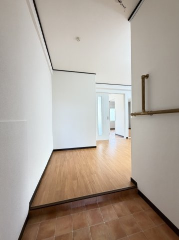 マンション丸保の玄関