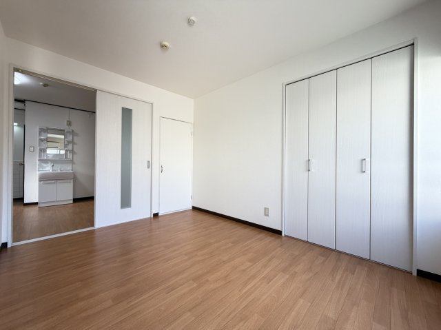 マンション丸保の洋室