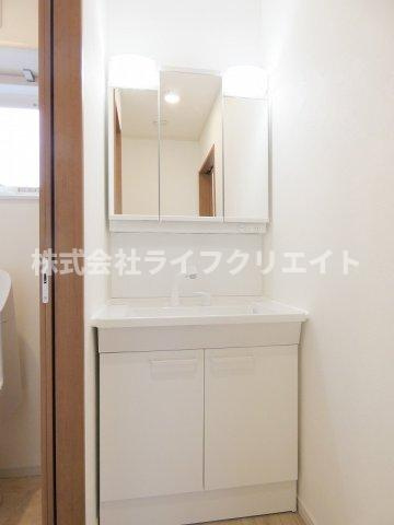 サンライズ万願寺の独立洗面台