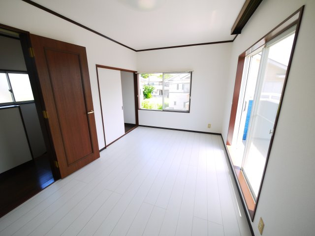 東金市大沼田　中古戸建の洋室|内外装リフォーム済み令和8年5月ユニットバス 3台可能内計2台  業務スーパー徒歩約3分閑静な分譲地