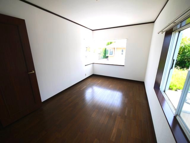 東金市大沼田　中古戸建の洋室|内外装リフォーム済み令和8年5月ユニットバス 3台可能内計2台  業務スーパー徒歩約3分閑静な分譲地