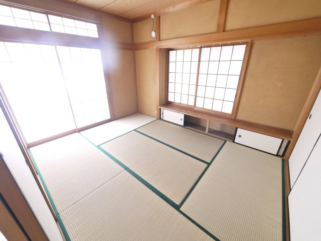 東金市大沼田　中古戸建の和室|内外装リフォーム済み令和8年5月ユニットバス 3台可能内計2台  業務スーパー徒歩約3分閑静な分譲地
