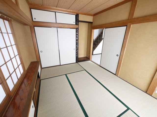 東金市大沼田　中古戸建の和室|内外装リフォーム済み令和8年5月ユニットバス 3台可能内計2台  業務スーパー徒歩約3分閑静な分譲地