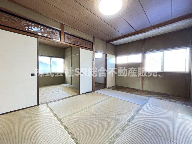 若江東町1丁目中古戸建の寝室|弊社は、工務店と関係強化を徹底し、世界情勢やナフサショックの影響を受けずに材料確保を行い、納期も遅れることがございませんので、心配ご無用です！お気軽にご相談下さい。