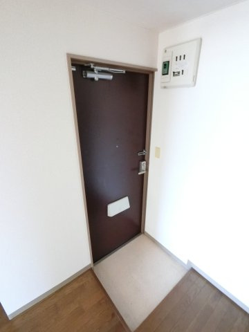 富士マンション若宮 6978816343の玄関