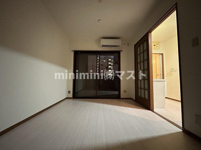 大阪市西区南堀江４丁目の賃貸マンションの居間・リビング