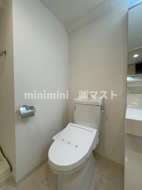 大阪市中央区十二軒町の賃貸マンションのトイレ