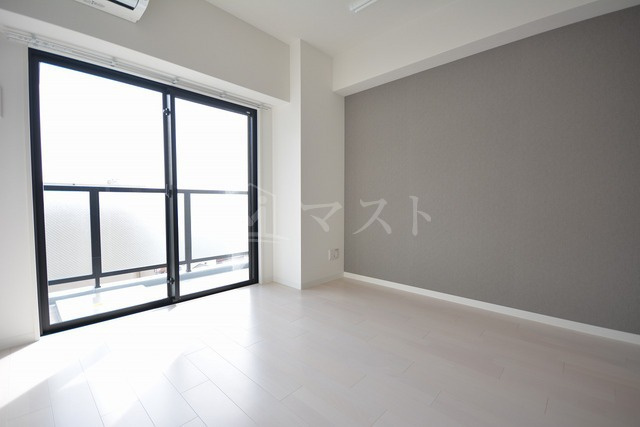 大阪市東成区大今里西３丁目の賃貸マンションの居間・リビング