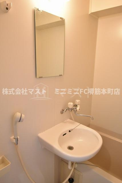 大阪市中央区瓦屋町３丁目の賃貸マンションの洗面所