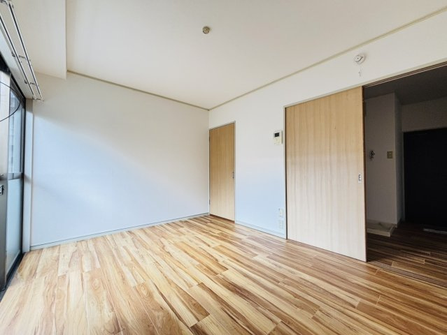 スカイコートB棟の居間・リビング|別号室タイプ