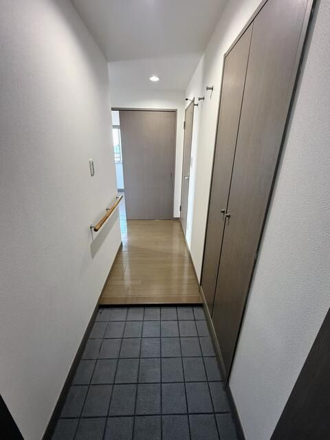 ＮＦプラザⅢの玄関