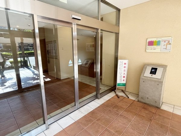 1階エントランス先にあるオートロック部分
