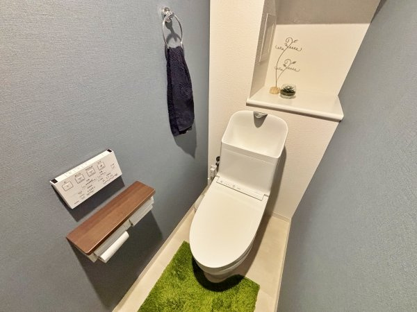 綺麗にお使いのトイレ部分（収納付）