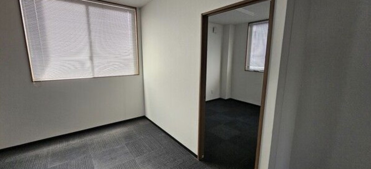 南武庫之荘1丁目　倉庫・事務所の内装