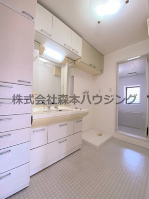 【洗面所】 | 　ハミングハイツ | 広い洗面スペース