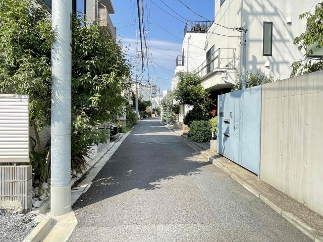 渋谷区神宮前３丁目売地の前面道路含む現地写真