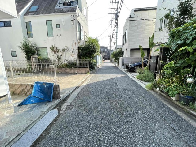 渋谷区神宮前３丁目売地の前面道路含む現地写真