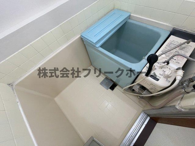 武蔵野市御殿山２丁目のアパートの浴室