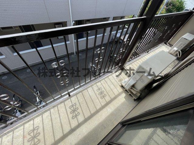 武蔵野市御殿山２丁目のアパートのバルコニー