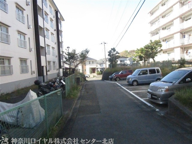 【駐車場】